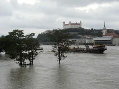 Rozvodněný Dunaj v Bratislavě