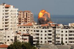 Reportáž z válečné Gazy: Muslimové našli úkryt v chrámu