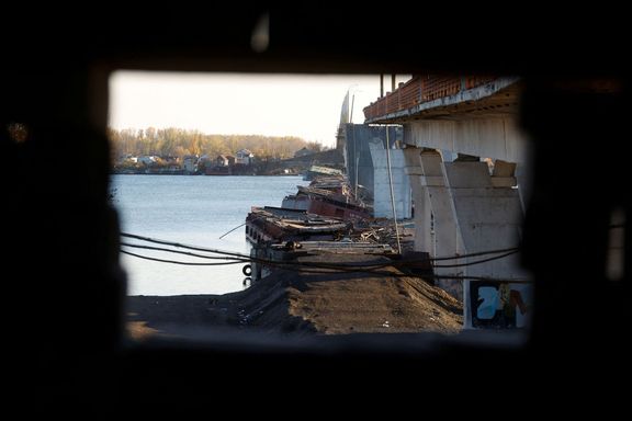 Zničený Antonivský most přes řeku Dněpr po stažení ruských jednotek z ukrajinského Chersonu. 14. listopadu 2022.