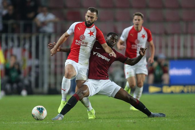 Josef Hušbauer a Georges Mandjeck v derby Sparta - Slavia v 10. kole první ligy