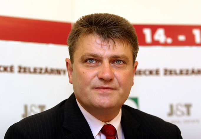 Ivo Kaderka, prezident Českého tenisového svazu, na tiskové konferenci před odletem reprezentace do Španělska.