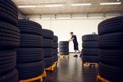 Češi jsou letos v nakupování letních pneumatik přes teplé počasí pozadu