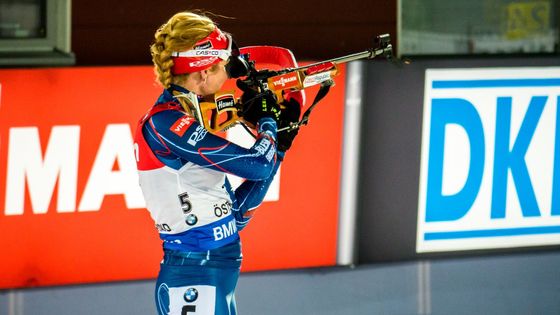 Prohlédněte si fotografie z úvodního individuálního závodu biatlonistek v nové sezoně Světového poháru, jímž byl v Östersundu vytrvalostní závod. Gabriela Soukalová v něm bojovala o vítězství.