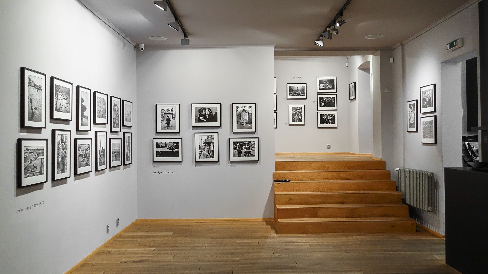 Miloň Novotný: Mezi námi lidmi. Výstava fotografií v pražské Leica Gallery