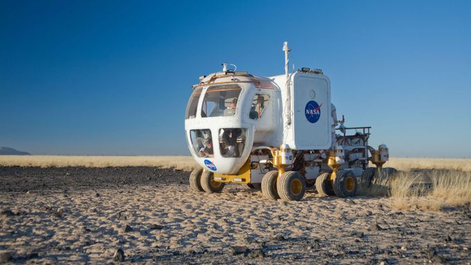 Prototyp vesmírného vozítka NASA Space Exploration Vehicle.