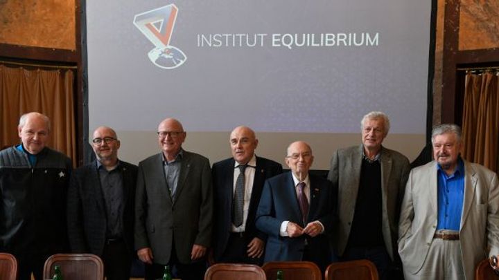 Sedmička vědců představila Equilibrium, problémy bude řešit komplexně