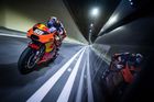 Philip Platzer: Motocyklový závodník Miguel Oliveira při závodu MotoGP projíždí rakouským tunelem Gleinalmtunnel.