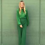 Gwyneth Paltrow miluje zelenou nejen ve své zdravé dietě, ale i v šatníku.