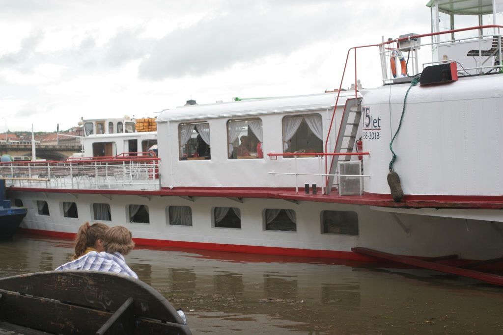 Zavřená náplavka