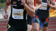 Roman Šebrle v závěrečném běhu na 1500m kladenského desetiboje.