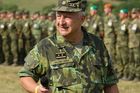 "Cyklus vynořování." Obranu může vést generál, kterého proti Černochové tlačil Zeman