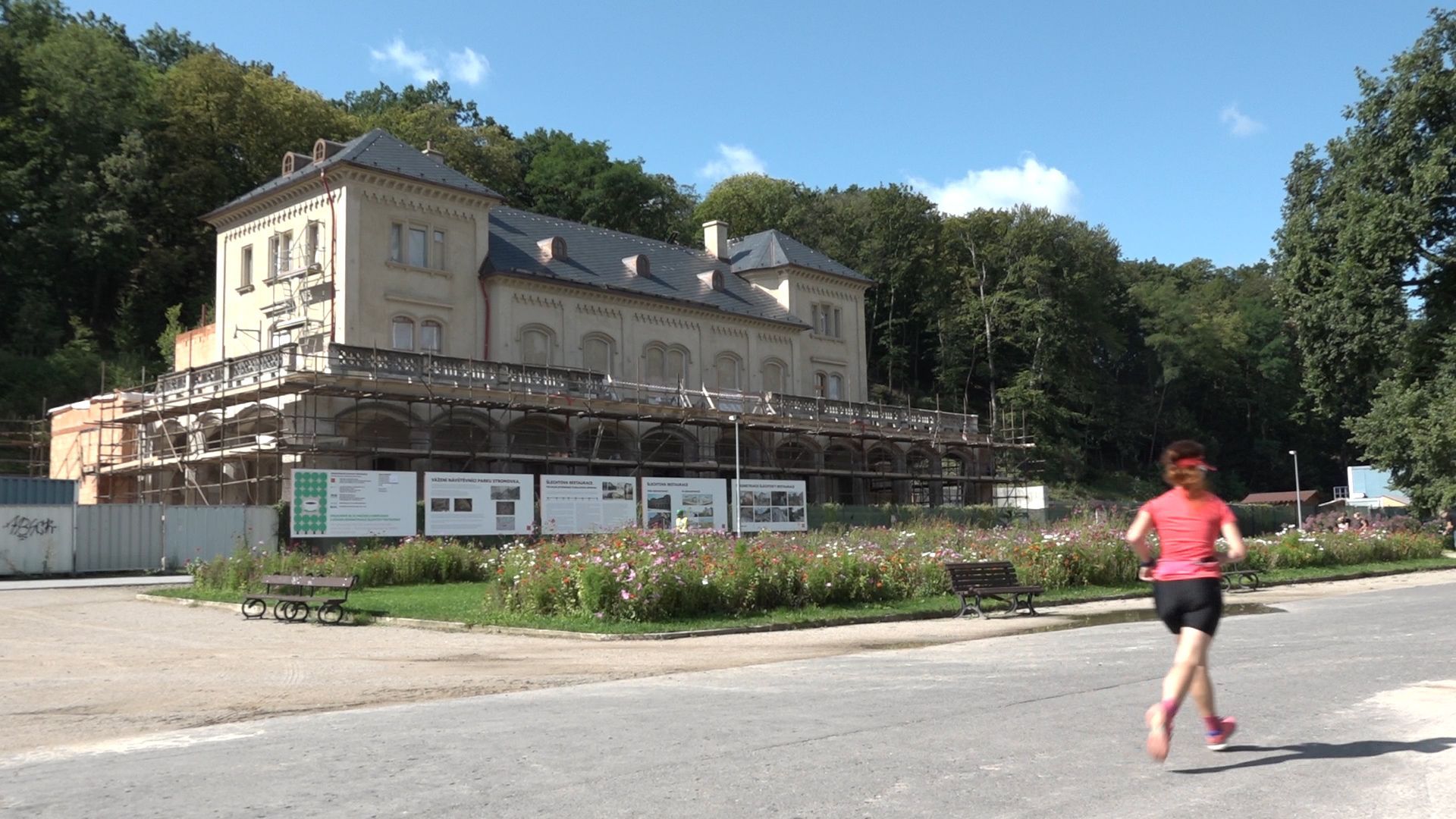 Šlechtova restaurace ve Stromovce v létě 2019.