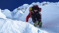 Slovák Juraj Koreň původně plánoval sletět z vrcholu na paraglidu, ambiciózní pokus ale zhatila horečka denge.