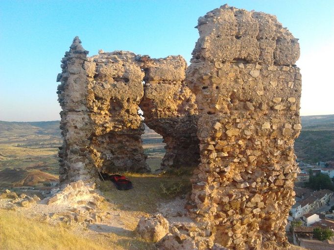 Většina dotazů po mém návratu směřuje právě na spaní. Ona je to vlastně polovina cesty a na místě hodně záleží. Také je důležité chodit spát s klidným svědomím, že nikomu nevadíte,...