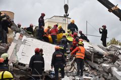 Albánská policie zatkla devět lidí kvůli zemětřesení. Nedodrželi stavební normy
