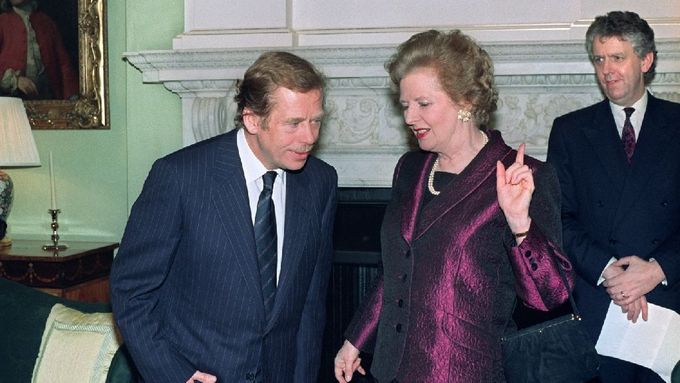 Václav Havel a Margaret Thatcherová v roce 1990 při její první návštěvě Prahy.