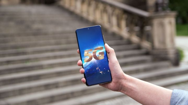 O2 začalo jako první v Česku komerčně nabízet 5G, zatím v části Prahy a Kolína