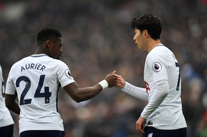 Son Heung-min a Serge Aurier (Tottenham)