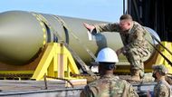 Hlavice bomby GBU-57 se skládá ze směsi výbušnin AFX-757 a PBXN-114. Celková hmotnost hlavice se pohybuje od 2400 do 2600 kilogramů, což zahrnuje přibližně 2080 kilogramů AFX-757 a 341 kilogramů PBXN-114. Tělo hlavice je vyrobeno z vysoce výkonné ocelové slitiny, která je navržena tak, aby si při nárazu zachovala svou celistvost.
