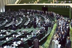 Írán schválil zákon zakazující inspekci vojenských objektů