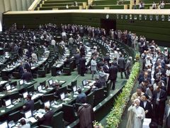 Íránský parlament při hlasování o důvěře.