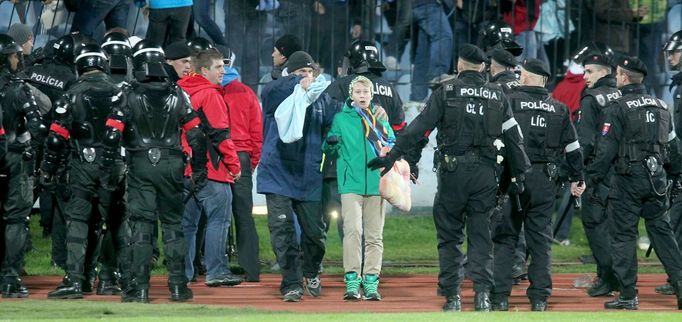 EL, Slovan-Sparta: řádění fanoušků