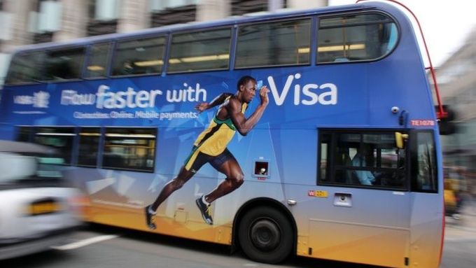Podívejte se na video, ze závodu Usaina Bolta s autobusem v ulicích Buenos Aires.