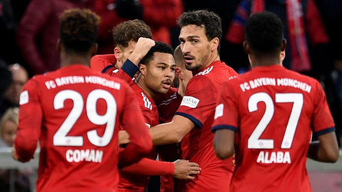 Serge Gnabry slaví gól Bayernu Mnichov