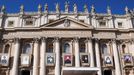 Vyobrazení všech nových světců: José Hernanndés, Carmen Rendiles, Peter To Rot, Ignatius Choukrallah Maloyan, Vincenza Maria Poloni, Maria Troncatti a Bartolo Longo.