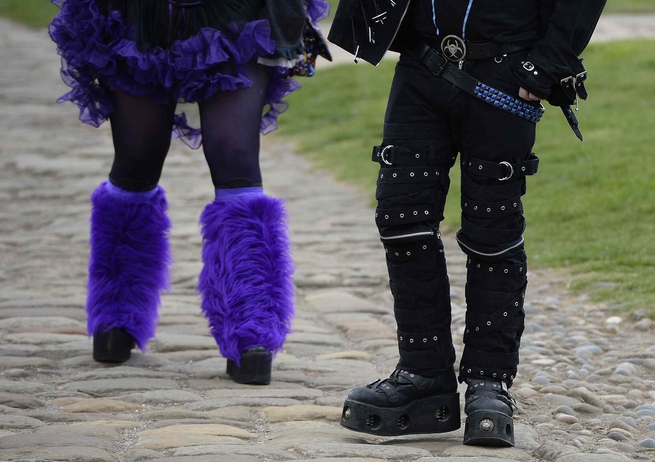 The footwear of two participants are seen during the Goth festival in Whitby, northern England April 28, 2013. The Goth culture emerged from the Punk scene in the 1980's, developing its own music and fashion styles. The festival in Whitby is now in it's 19th year and attracts around ten thousand people over the weekend. REUTERS/Nigel Roddis (BRITAIN - Tags: ENTERTAINMENT SOCIETY) Published: Dub. 28, 2013, 3:30 odp.