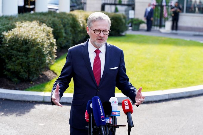 Český premiér Petr Fiala hovoří na tiskové konferenci po jednání s americkým prezidentem Joem Bidenem.