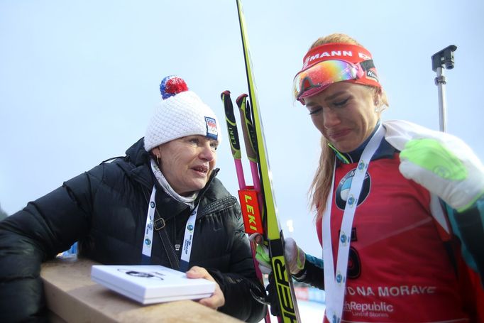 SP NMNM, hromadný M: Gabriela Koukalová s mámou Gabrielou Soukalovou