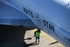 Průzkum: Základnu NATO na Slovensku nechce 74 procent lidí