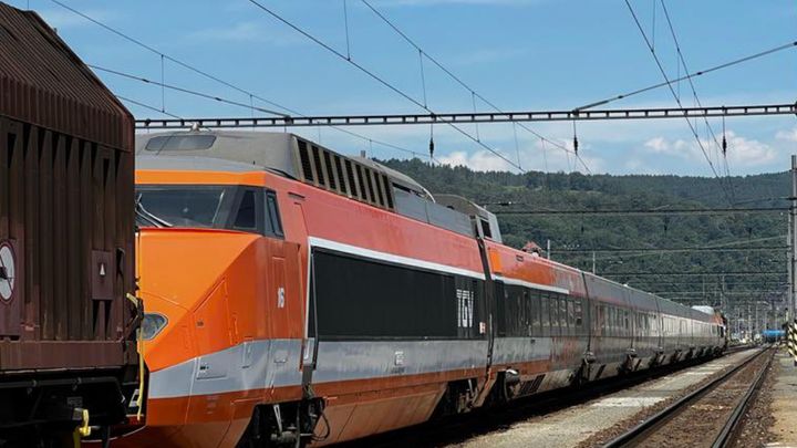 40 let staré TGV už v Česku "ukazuje budoucnost". Táhne ho lokomotiva, samo jet nesmí; Zdroj foto: Správa železnic