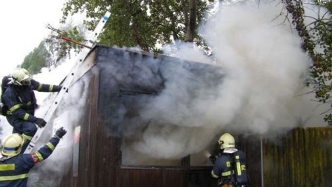 Škodu na objektu činí podle prvních odhadů 300 tisíc korun