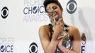 Priyanka Chopra poses with her award during the People's Choice Awards 2016 in Los Angeles