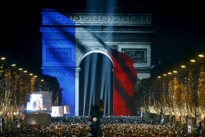 Pařížská třída Champs Elysees.