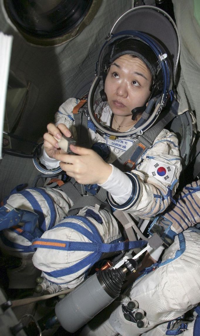 První korejská astronautka Yi So-yeon během přípravy v Hvězdném městečku u Moskvy