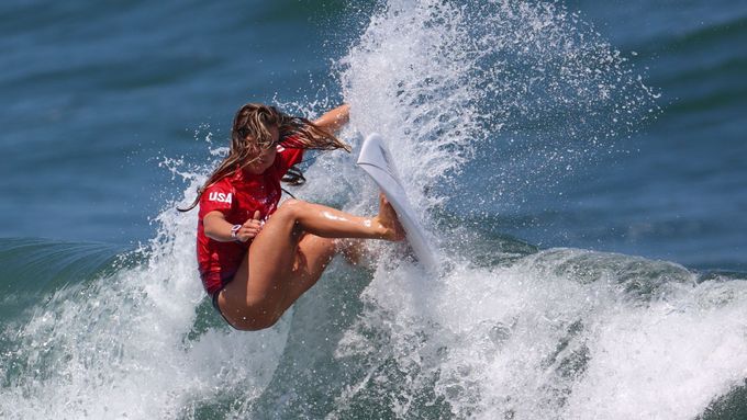 Na surfu asi nebudete jezdit hned jako olympijská vítězka z Paříže Caroline Marksová. Rozhodně si na něm ale i jako začátečníci užijete spoustu zábavy.