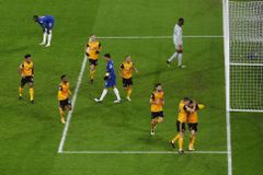 Chelsea promarnila šanci jít do čela ligy, Manchester City remizoval s West Bromem