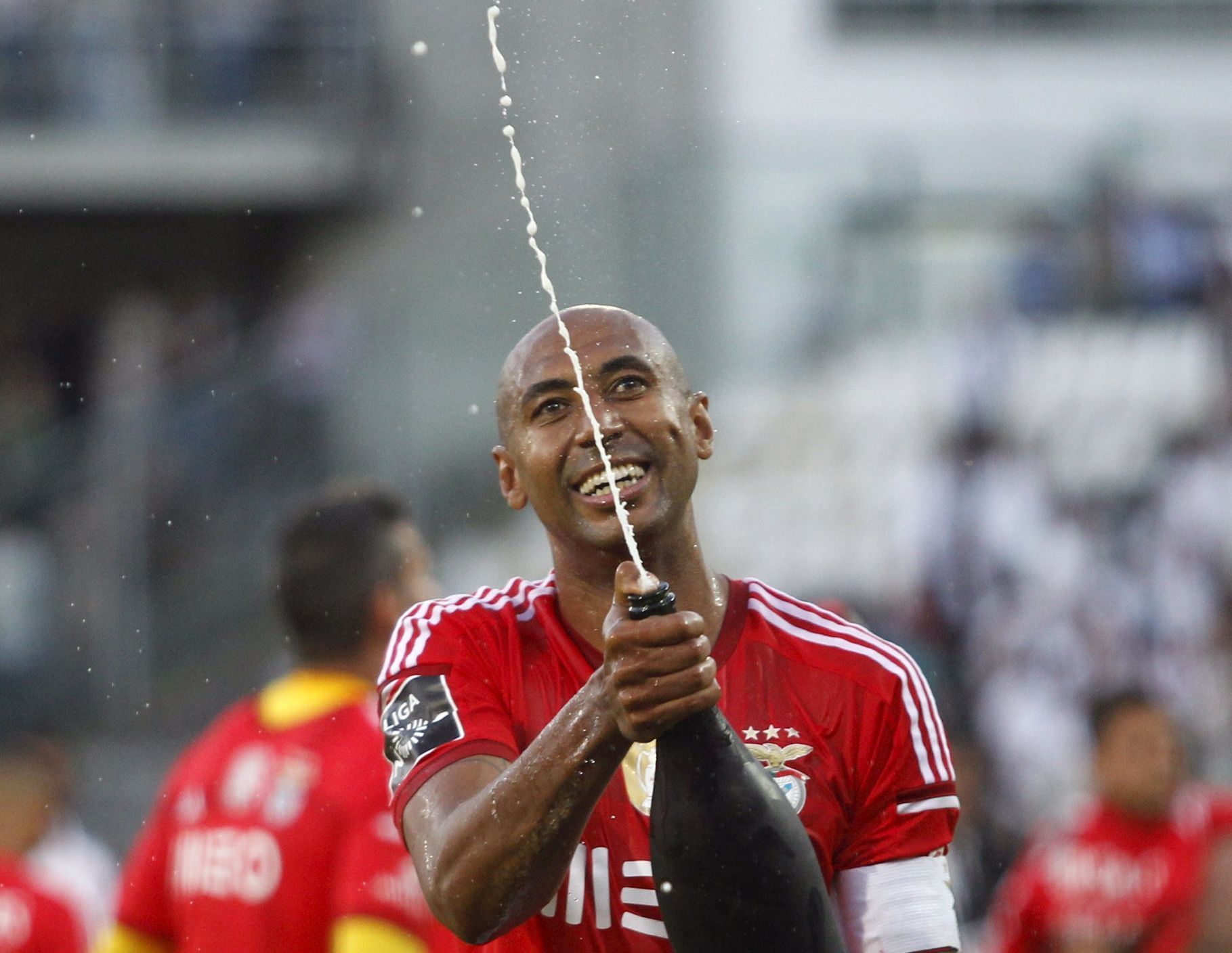 Luisao slaví ligový titul Benfiky Lisabon