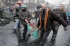 Obrazem: Masakr v Kyjevě. Ukrajina si připomíná střelbu do demonstrantů na Majdanu