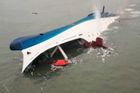 Policie zatkla již 15 členů posádky z potopeného trajektu