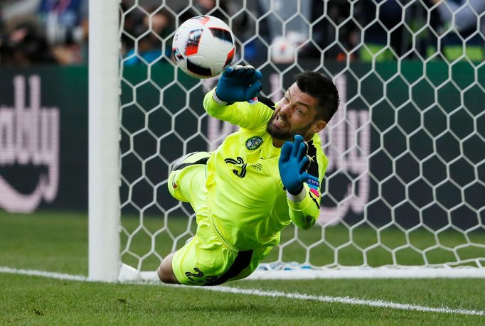 Euro 2016, Německo-Slovensko: Matúš Kozáčik