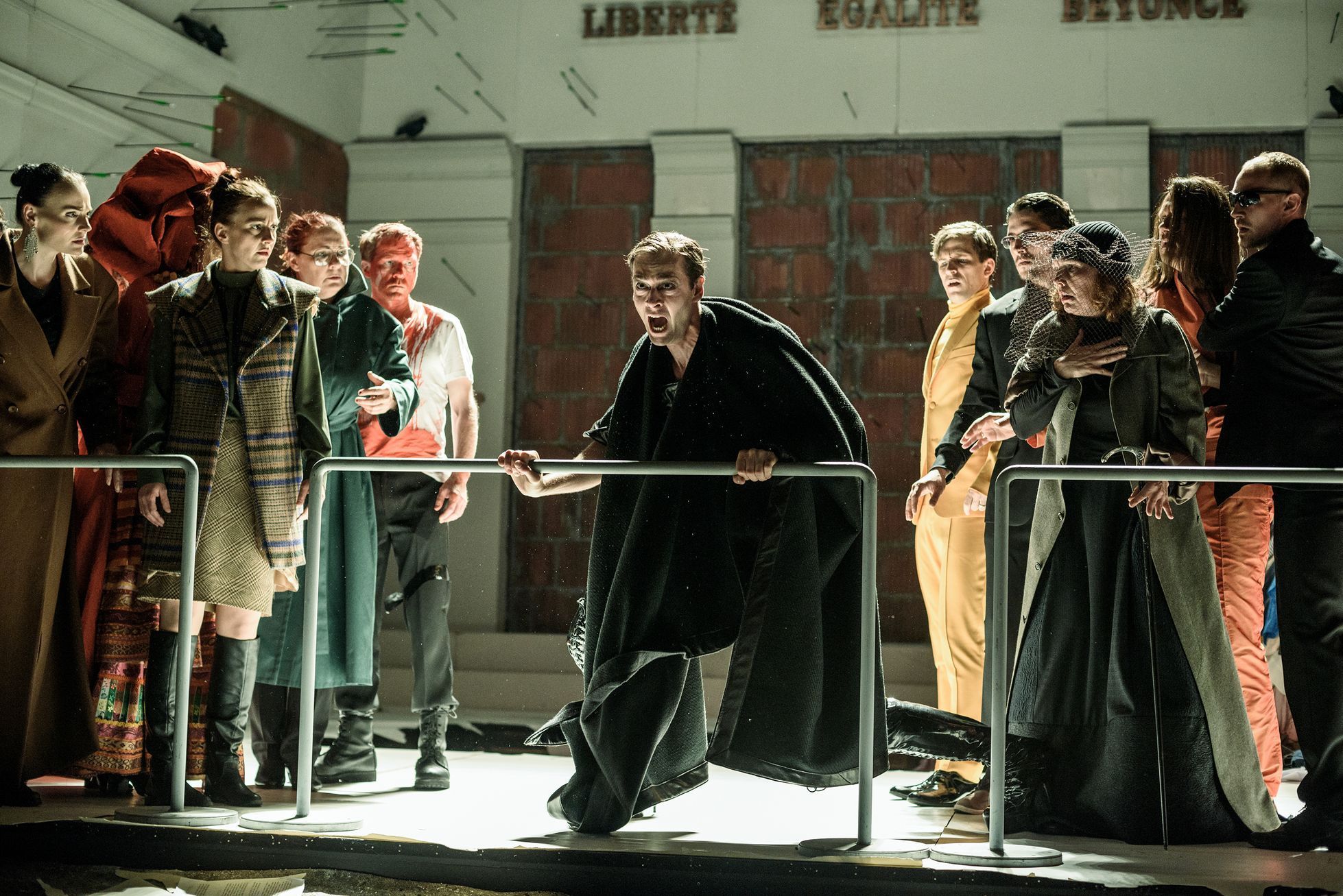 Snímek z inscenace Vítejte v Thébách