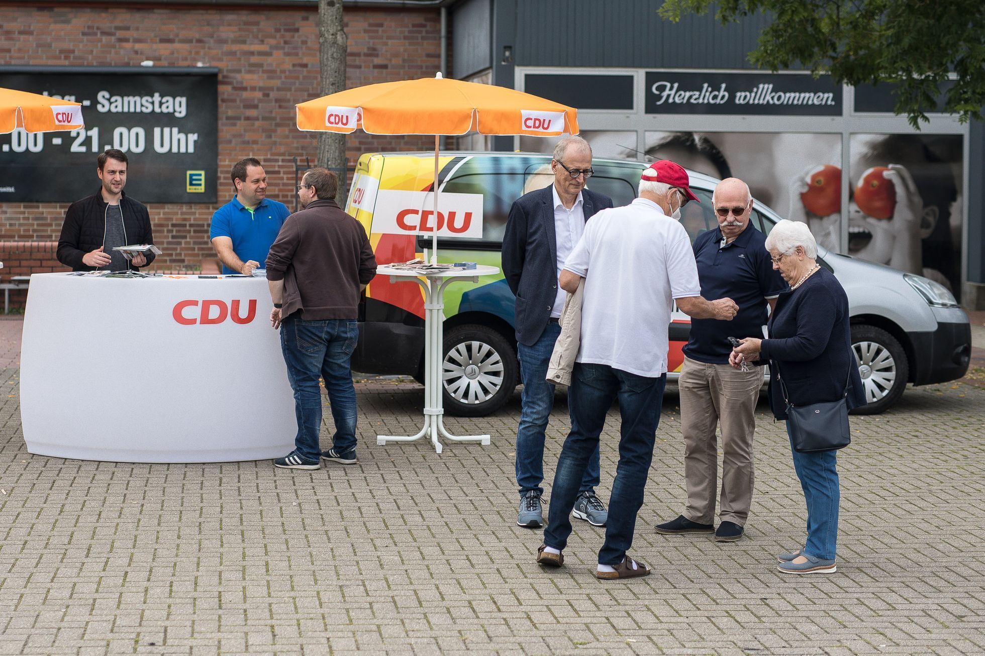 Německo povodně a volby - volební meeting CDU - Christian Nienhau, město Hagen