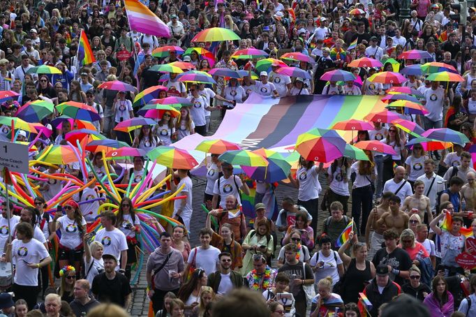 Momentka z Prague Pride - pochodu rovnosti a respektu, 2. srpna 2025, Praha.