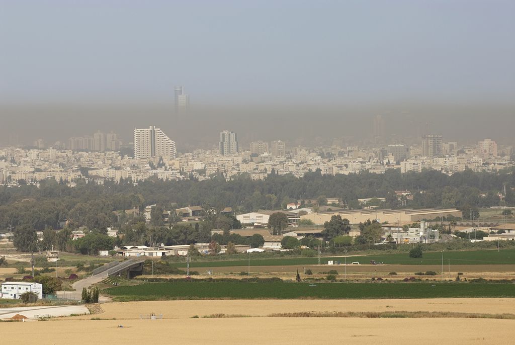 Foto: Podívejte se, jak smog zahaluje život ve městech - Izrael