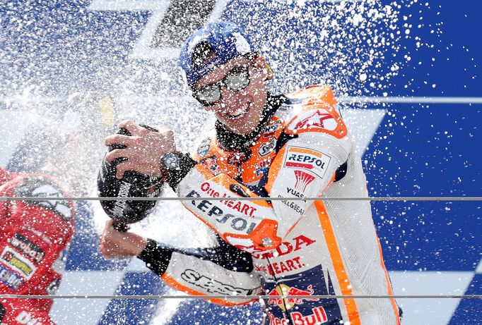 Marc Márquez oslavuje vítězství