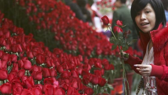 Jak svět slaví Valentýna? Den lásky a kýče ve fotografiích